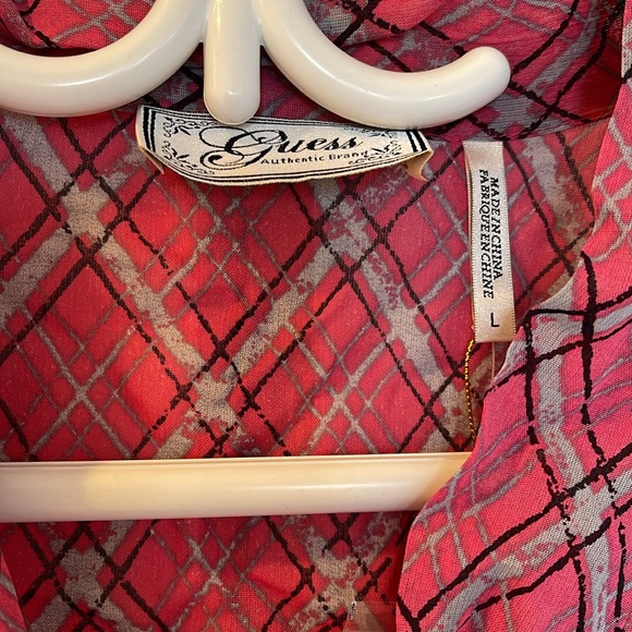 BNWT Guess Blouse Size L. - Picture 3 of 4